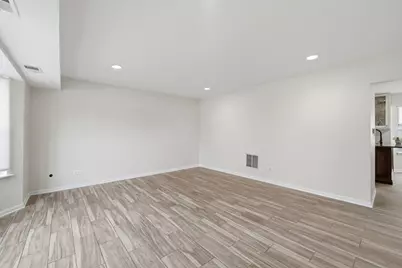 348 Richard Court, Vernon Hills, IL 60061 - Photo 3