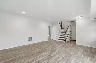 348 Richard Ct, Vernon Hills, IL 60061 - Photo 5