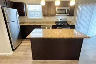 811 E Main St, East Dundee, IL 60118 - Photo 3