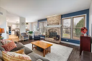 130 Alderwood Ln, Aurora, IL 60504 - Photo 15