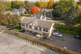 131 Newberry Ave, Libertyville, IL 60048 - Photo 1