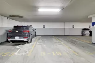 655 W Irving Park Rd, Chicago, IL 60613 - Photo 41