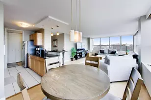 655 W Irving Park Rd, Chicago, IL 60613 - Photo 13