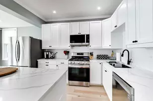 3716 N Spaulding Ave, Chicago, IL 60618 - Photo 9