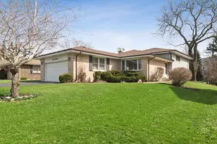 1119 S Pine Ave, Arlington Heights, IL 60005 - Photo 1
