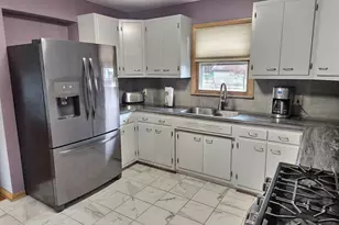 614 Country Ln, Beecher, IL 60401 - Photo 5