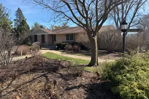 635 Signal Hill Rd, North Barrington, IL 60010 - Photo 1