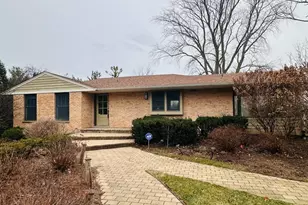 635 Signal Hill Rd, North Barrington, IL 60010 - Photo 1