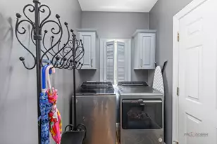 406 Kenmare Dr, Burr Ridge, IL 60527 - Photo 15