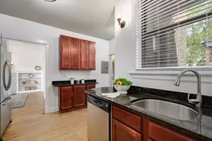 1310 W Montrose Ave, Chicago, IL 60613 - Photo 17