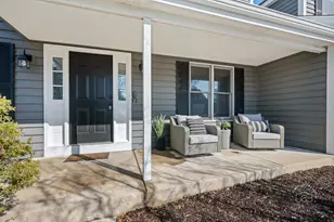 225 N Canterbury Rd, Aurora, IL 60506 - Photo 5