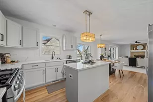 225 N Canterbury Rd, Aurora, IL 60506 - Photo 11