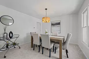 225 N Canterbury Rd, Aurora, IL 60506 - Photo 9