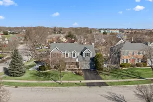 225 N Canterbury Rd, Aurora, IL 60506 - Photo 3