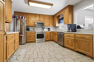 1306 Kirkwood Dr, Pontiac, IL 61764 - Photo 5