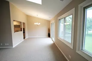 [Address not provided], Buffalo Grove, IL 60089 - Photo 7