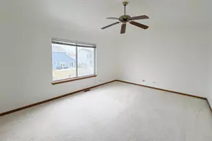 1127 Ashbrook Dr, Mundelein, IL 60060 - Photo 23