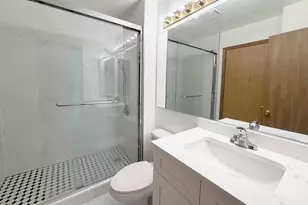 1127 Ashbrook Dr, Mundelein, IL 60060 - Photo 25