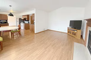 1127 Ashbrook Dr, Mundelein, IL 60060 - Photo 9