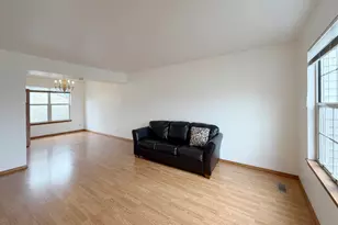 1127 Ashbrook Dr, Mundelein, IL 60060 - Photo 5