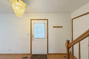 1127 Ashbrook Dr, Mundelein, IL 60060 - Photo 3