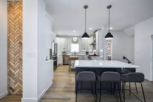 39W232 Armstrong Ln, Geneva, IL 60134 - Photo 5