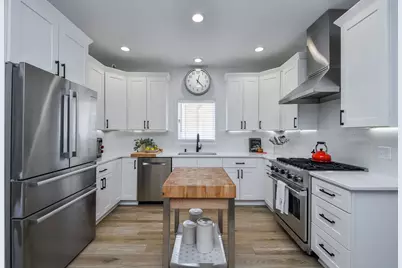 39W232 Armstrong Lane, Geneva, IL 60134 - Photo 7