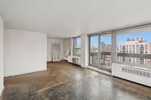 1255 N Sandburg Terrace, Chicago, IL 60610 - Photo 3