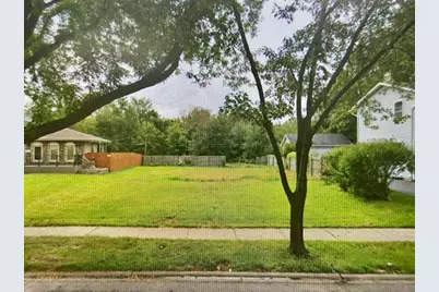 215 W Lake Park Drive, Addison, IL 60101 - Photo 1