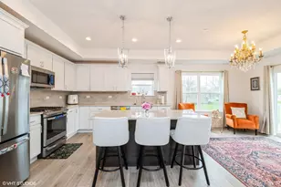 277 Masters Dr, Addison, IL 60101 - Photo 3