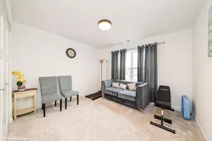 277 Masters Dr, Addison, IL 60101 - Photo 9