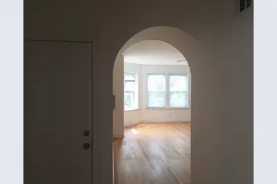 6429 N Claremont Avenue, Chicago, IL 60645 - Photo 5