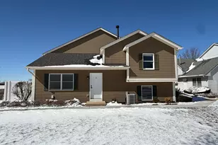 39 Spuhler Dr, Batavia, IL 60510 - Photo 1