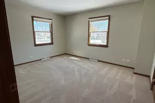 39 Spuhler Dr, Batavia, IL 60510 - Photo 5