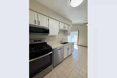 39 Spuhler Drive #39, Batavia, IL 60510 - Photo 3