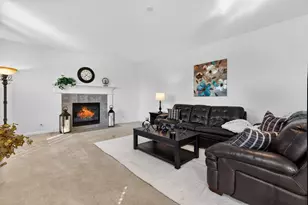 12475 Carver Ln, Huntley, IL 60142 - Photo 3