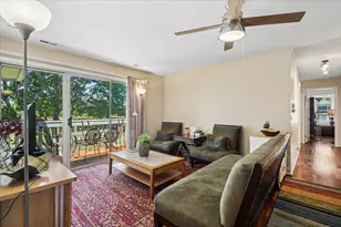 166 Hemingway Ct, Vernon Hills, IL 60061 - Photo 5
