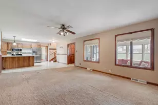 30 N Melanie Ct, Crete, IL 60417 - Photo 7