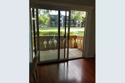 11 Parkside Court #6, Vernon Hills, IL 60061 - Photo 3