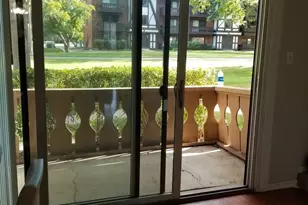 11 Parkside Ct, Vernon Hills, IL 60061 - Photo 3