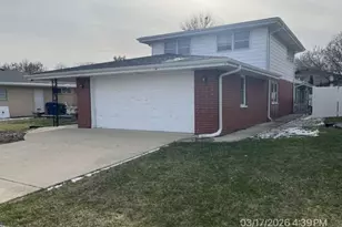 9128 S Komensky Ave, Oak Lawn, IL 60453 - Photo 3