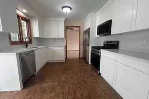 10 Joyce Ct, Crete, IL 60417 - Photo 9