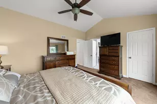 2304 Periwinkle Ct, Naperville, IL 60540 - Photo 9