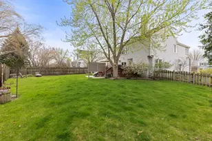 2304 Periwinkle Ct, Naperville, IL 60540 - Photo 17