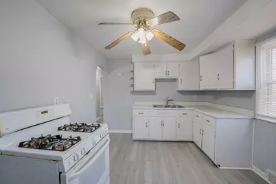 [Address not provided], Rockford, IL 61101 - Photo 9