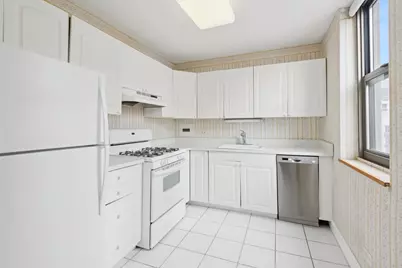 253 E Delaware Place #21G, Chicago, IL 60611 - Photo 3