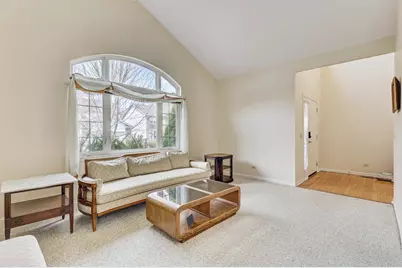 102 N Crooked Lake Lane, Lindenhurst, IL 60046 - Photo 7