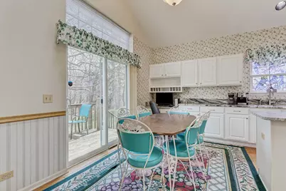 102 N Crooked Lake Lane, Lindenhurst, IL 60046 - Photo 13