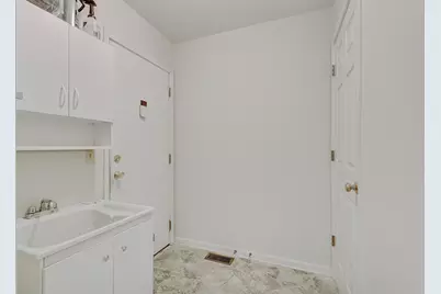 102 N Crooked Lake Lane, Lindenhurst, IL 60046 - Photo 27