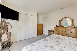 102 N Crooked Lake Ln, Lindenhurst, IL 60046 - Photo 19